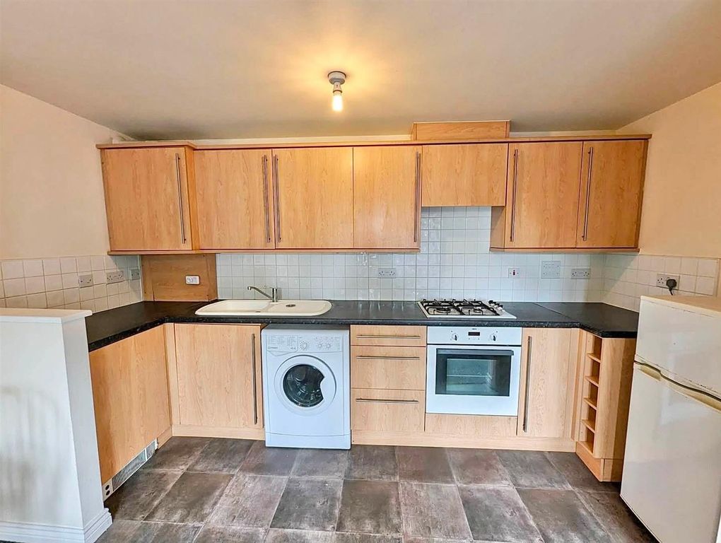 Property photo 3 of 7 Kitchen.Jpg