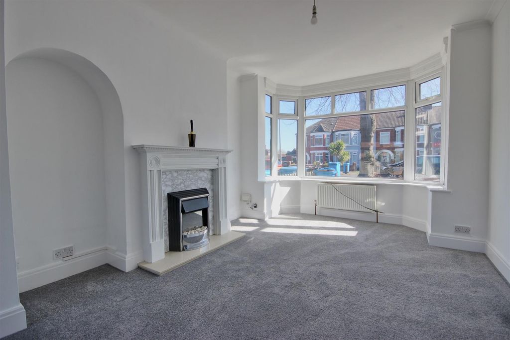 Property photo 2 of 15 Priory (11).Jpg