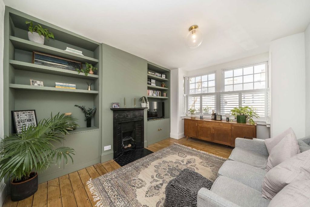 Property photo 2 of 10