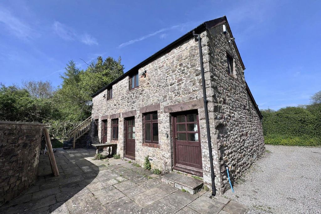 Property photo 1 of 19 Front View