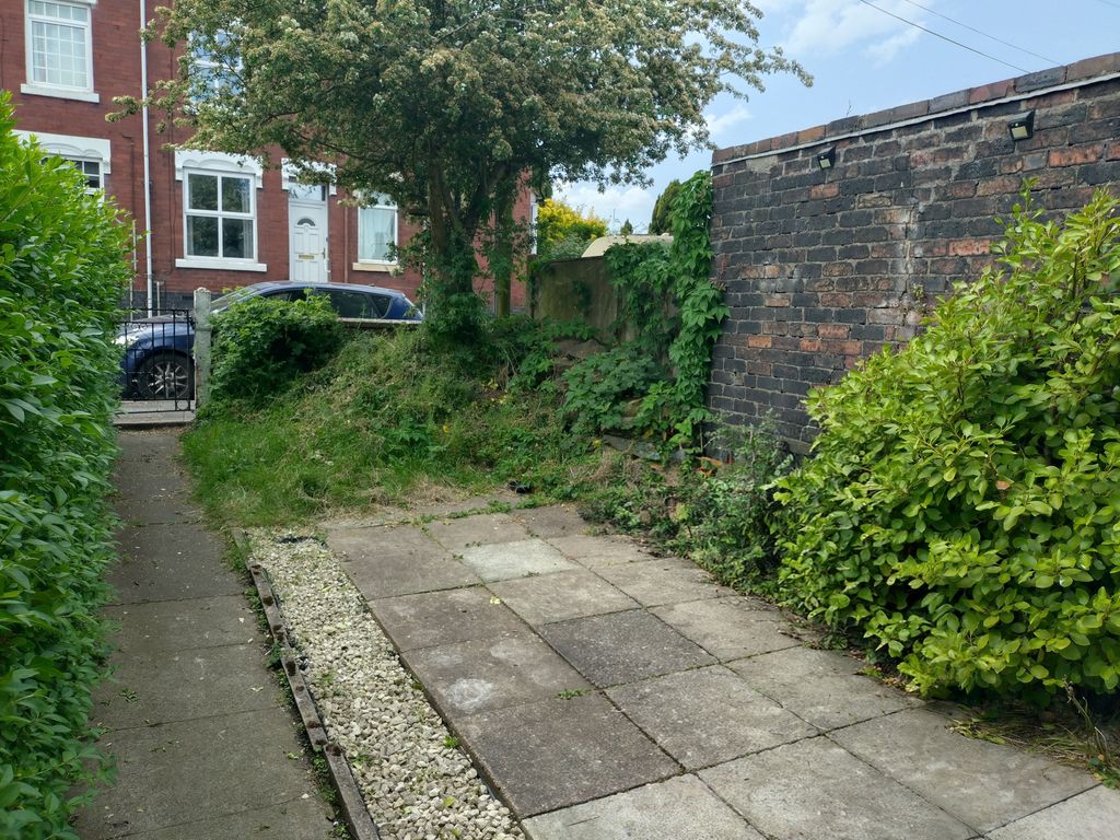 Property photo 2 of 12