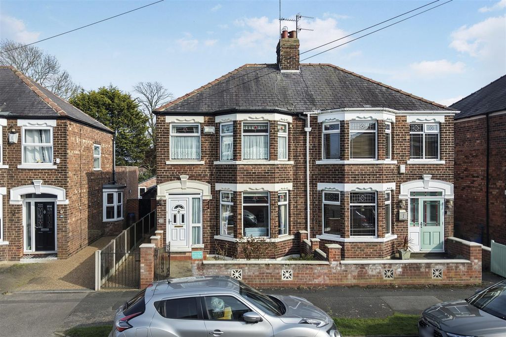 Property photo 1 of 16 Front External