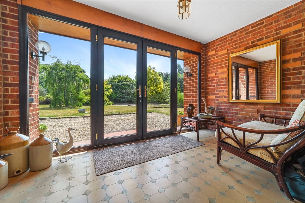 Property photo 2 of 30 Entrance Porch
