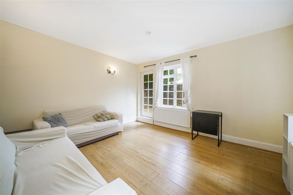 Property photo 3 of 13 Yeldham Road - Bcpdmplmoyujsddcwjuk.Jpg
