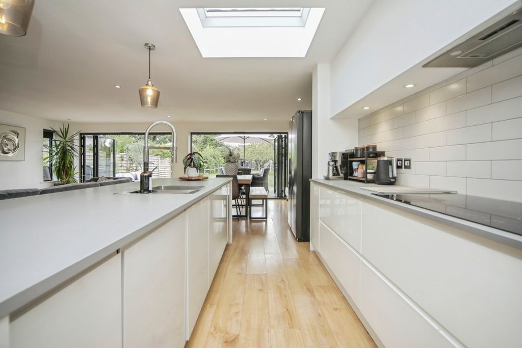 Property photo 3 of 21 Pbox-Img.Jpg
