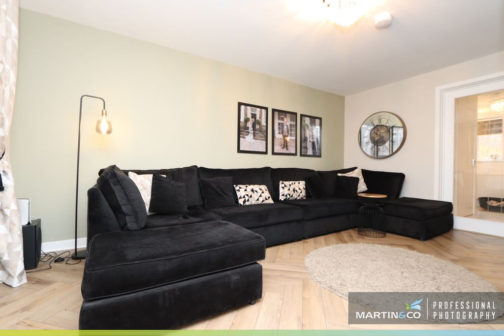 Property photo 3 of 31