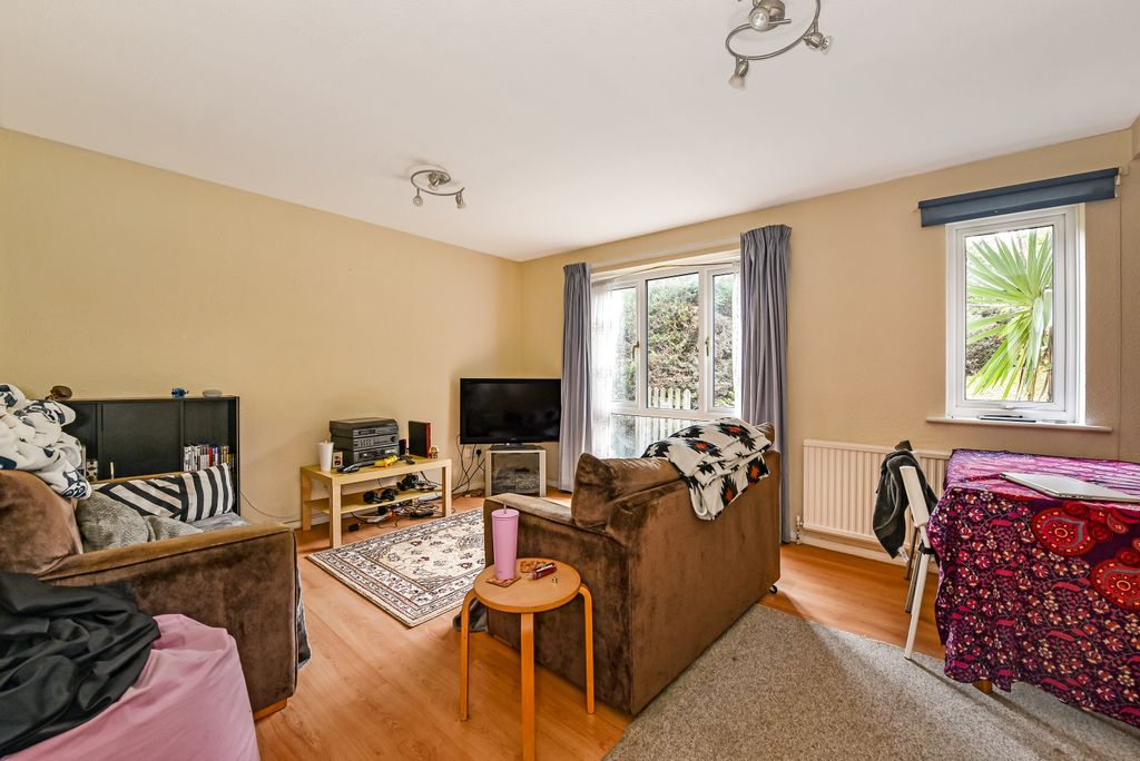 Property photo 3 of 12