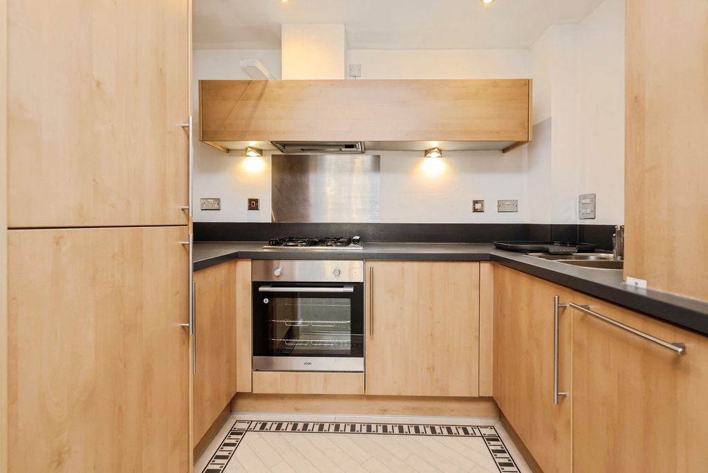 Property photo 2 of 20 Pbox-Img.Jpg
