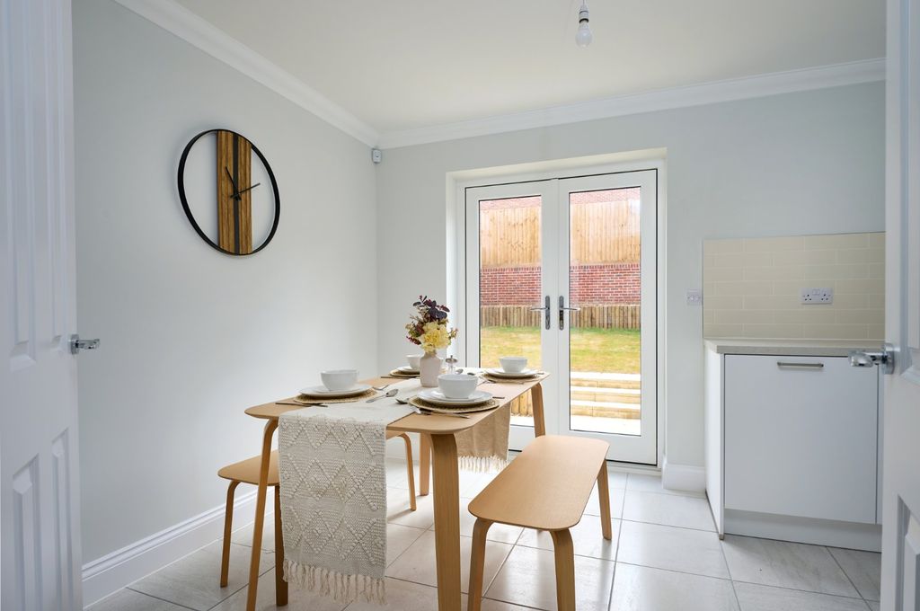 Property photo 3 of 12 Dining Area