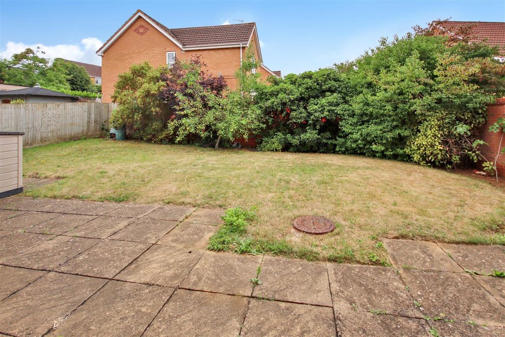 Property photo 2 of 13 Garden.Jpg