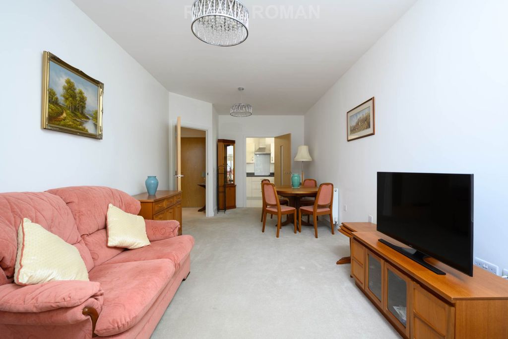 Property photo 3 of 13