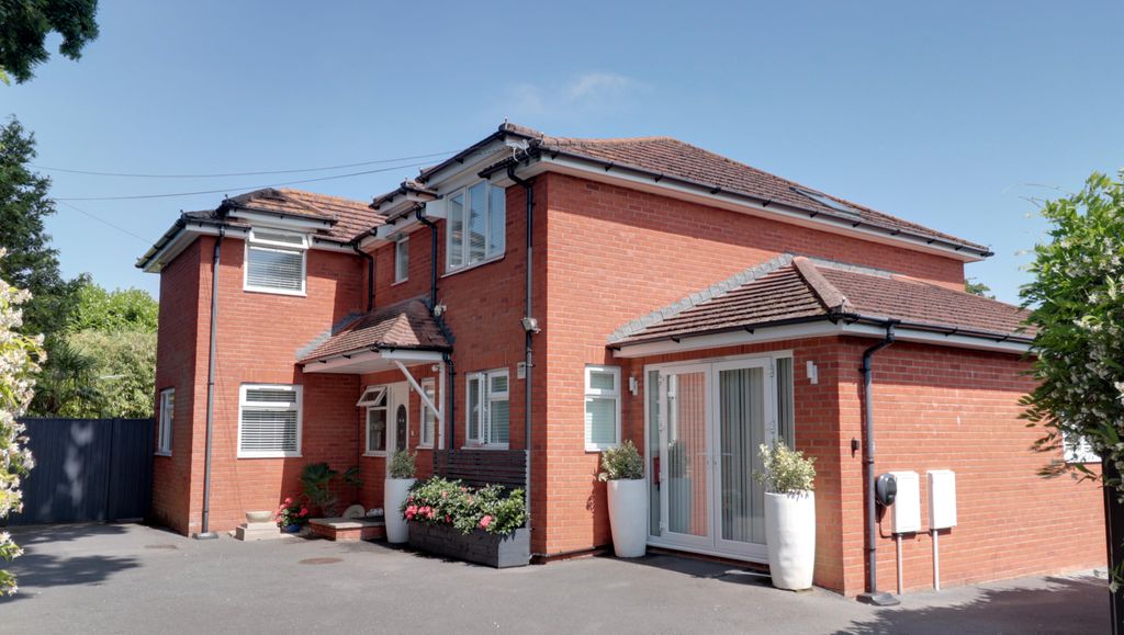 Property photo 1 of 22