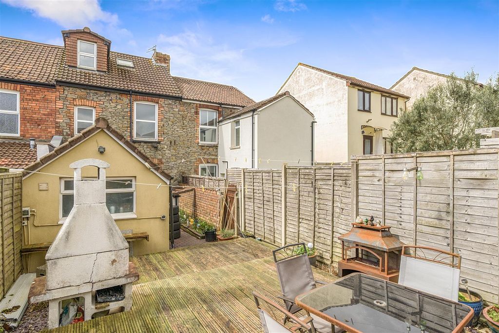 Property photo 1 of 17 Rear Garden