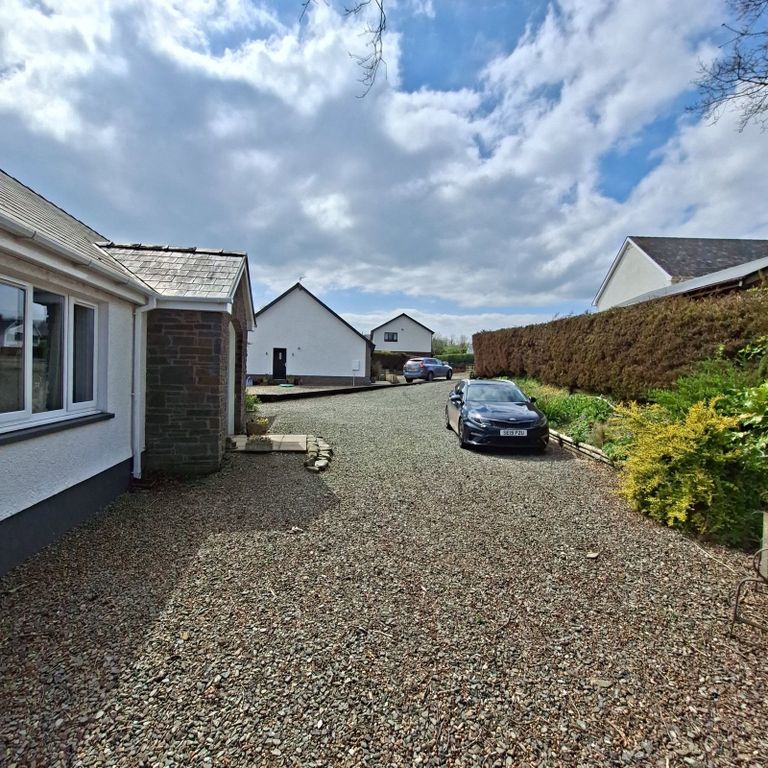 Property photo 3 of 42