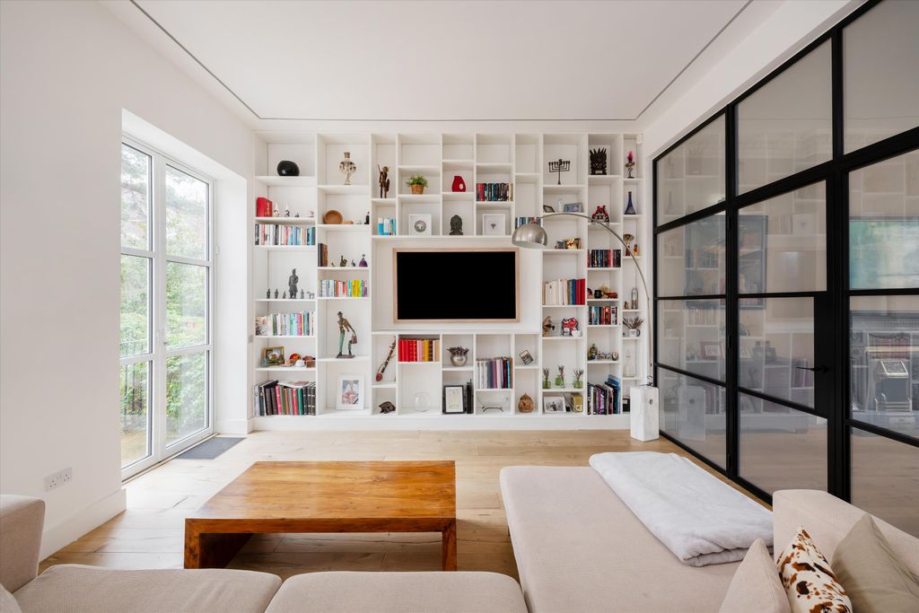 Property photo 3 of 30 Image