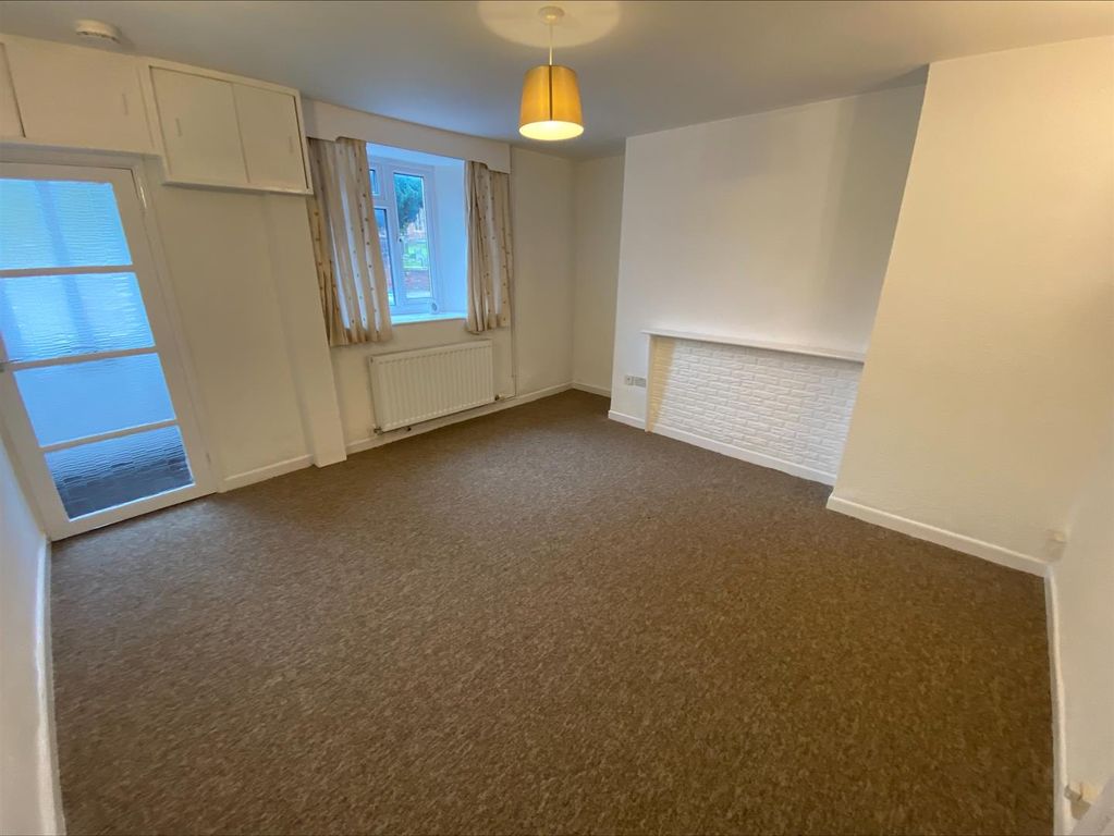 Property photo 3 of 14 Sitting Room