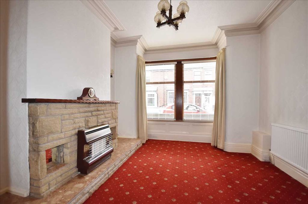 Property photo 2 of 10 Lounge