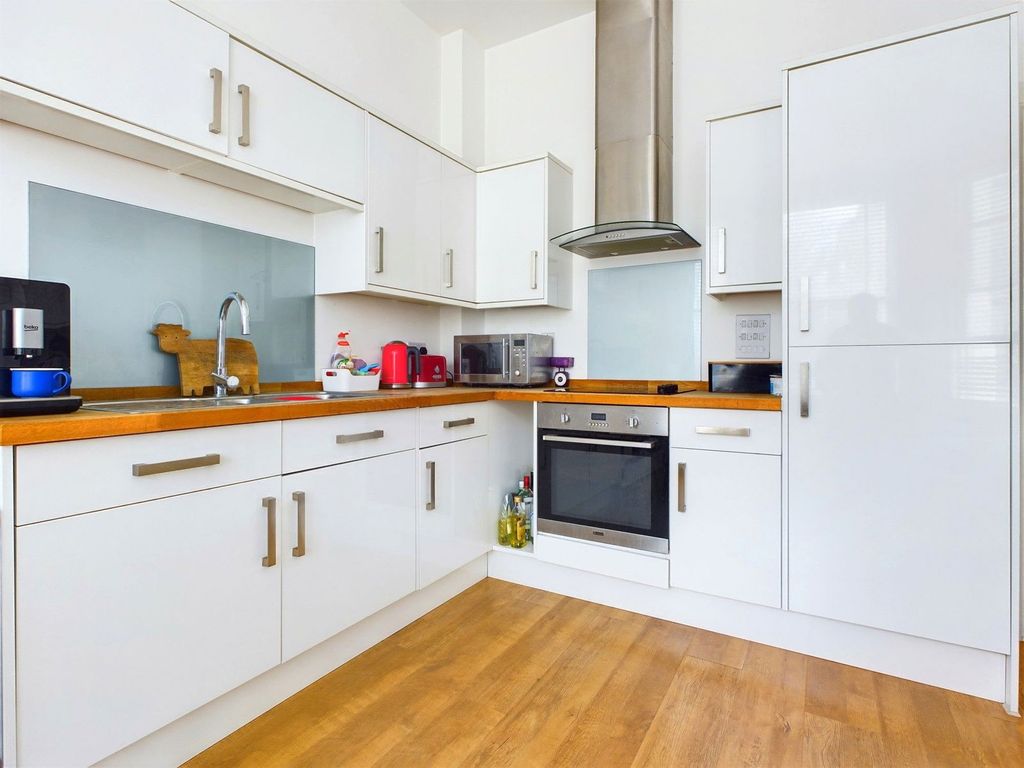 Property photo 3 of 9 Cam03446G0-Pr0073-Still007_1714040775577