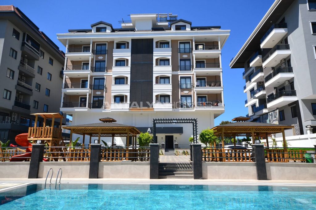 Property photo 3 of 28