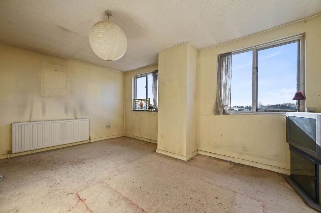 Property photo 3 of 8