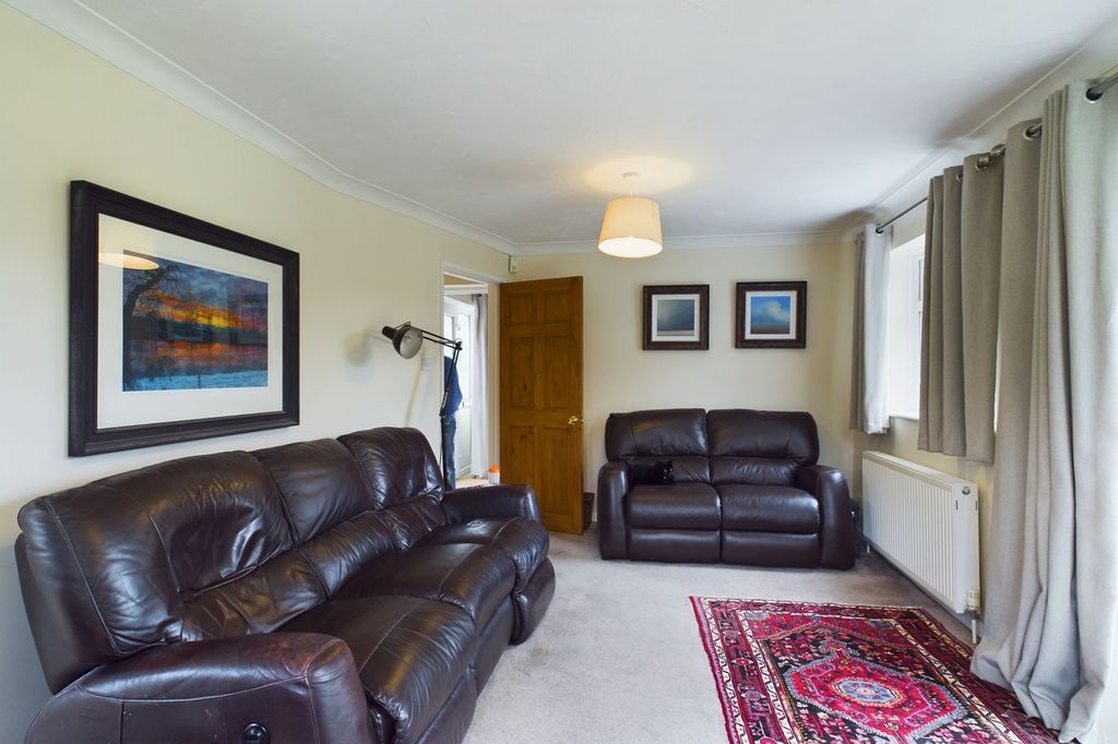 Property photo 3 of 14