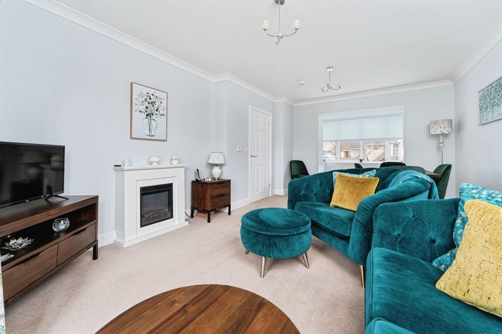 Property photo 3 of 19