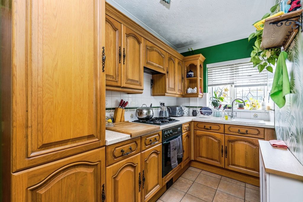 Property photo 2 of 17 Photo