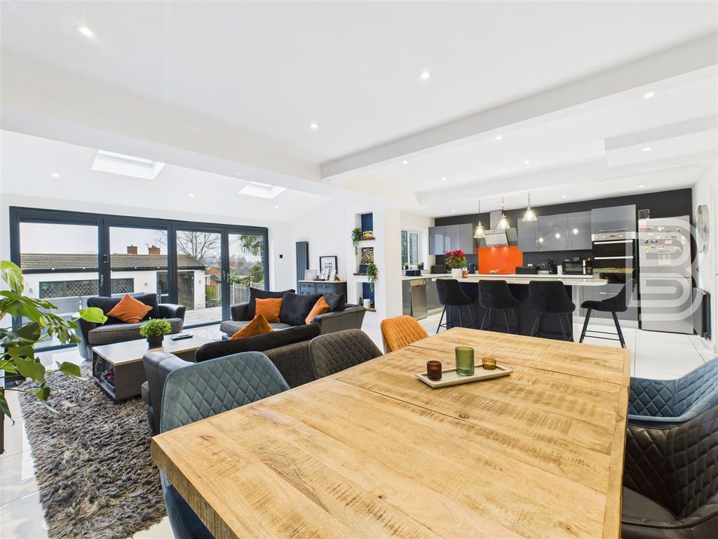 Property photo 3 of 28 Cam05587G0-Pr0095-Still010.Jpg