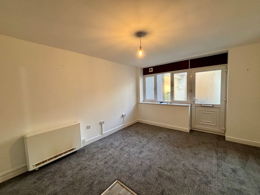 Property photo 3 of 6 Picture No. 13