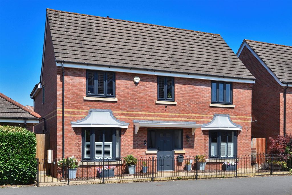 Property photo 1 of 39