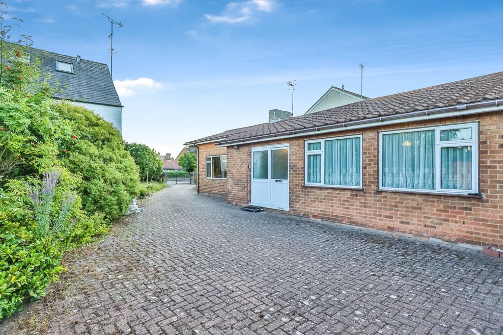 Property photo 2 of 13
