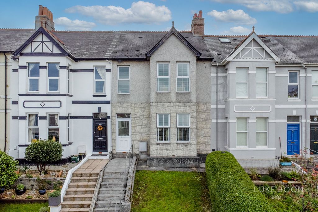 Property photo 1 of 18