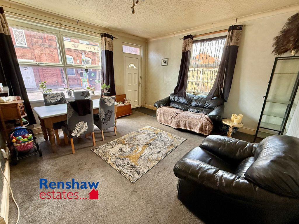 Property photo 3 of 20 L