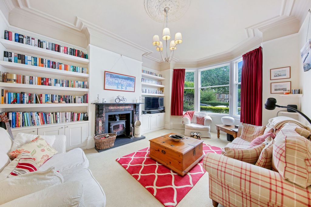 Property photo 2 of 18