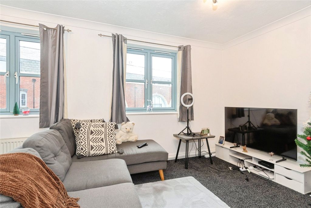 Property photo 3 of 13 Picture No. 06