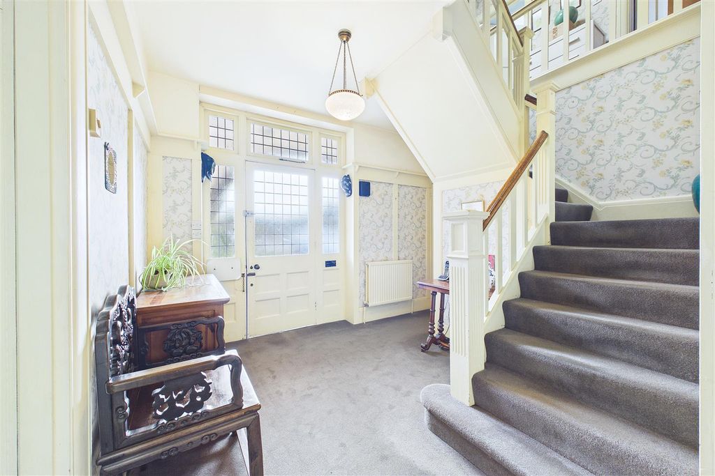 Property photo 3 of 21