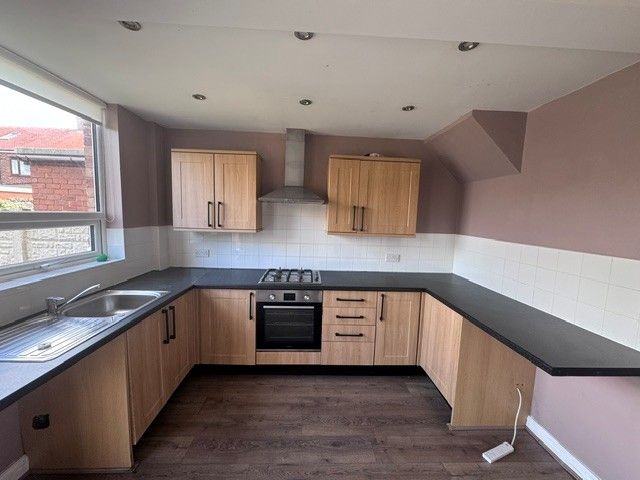 Property photo 3 of 6 Kitchen