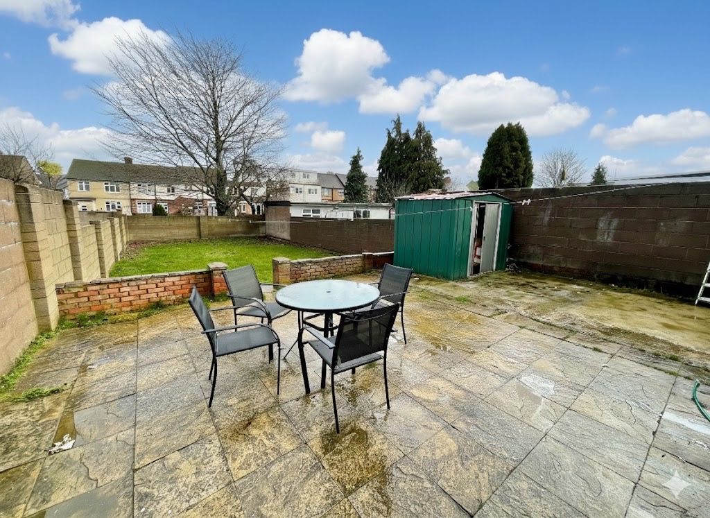 Property photo 2 of 12 4900571