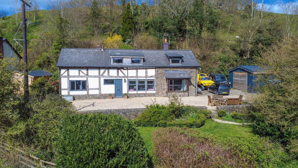 Property photo 2 of 33 Directions