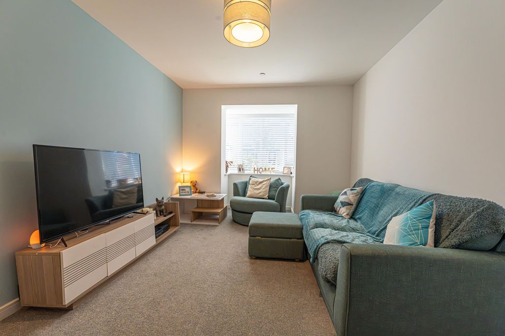 Property photo 3 of 44