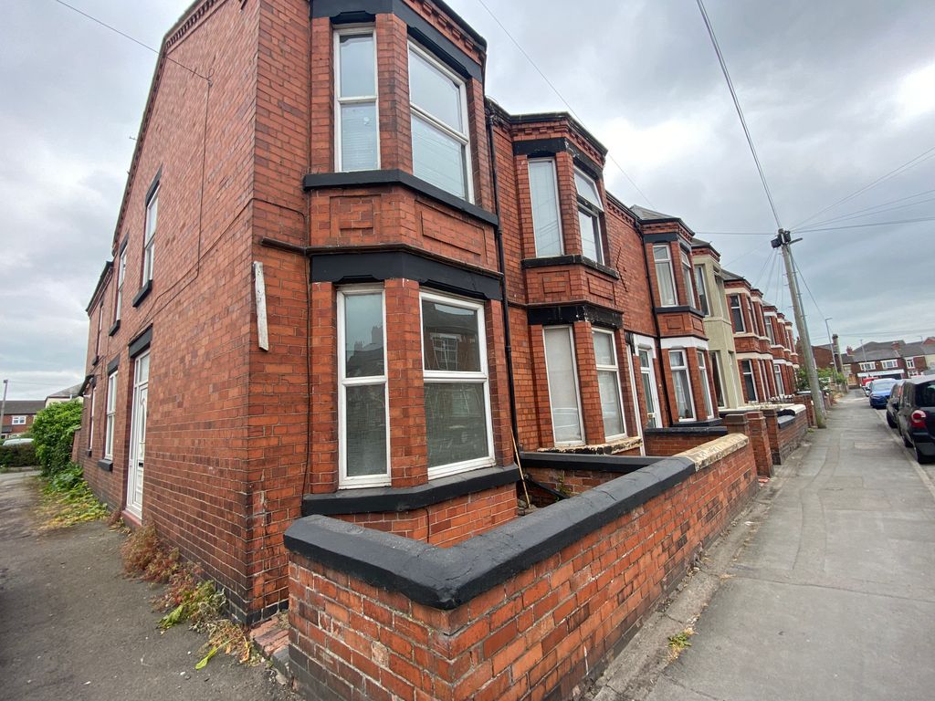 Property photo 1 of 12 Front