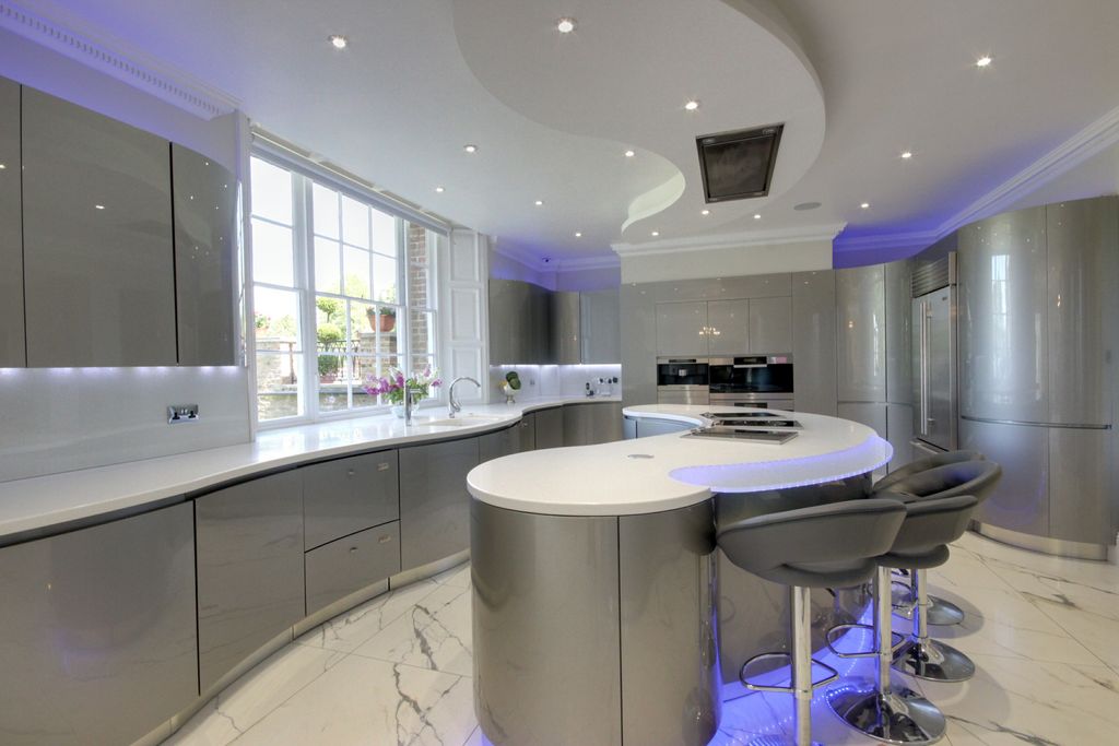 Additional image 4 of 9 bed detached house to rentHadley Green Road, Barnet EN5