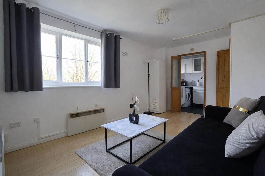 Property photo 3 of 7 File_0000000093E87246834c2A5Ca3Ddb6Eb.Png