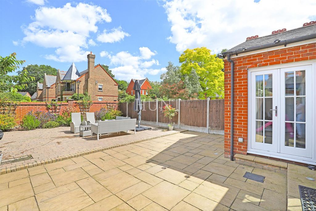 Property photo 3 of 38