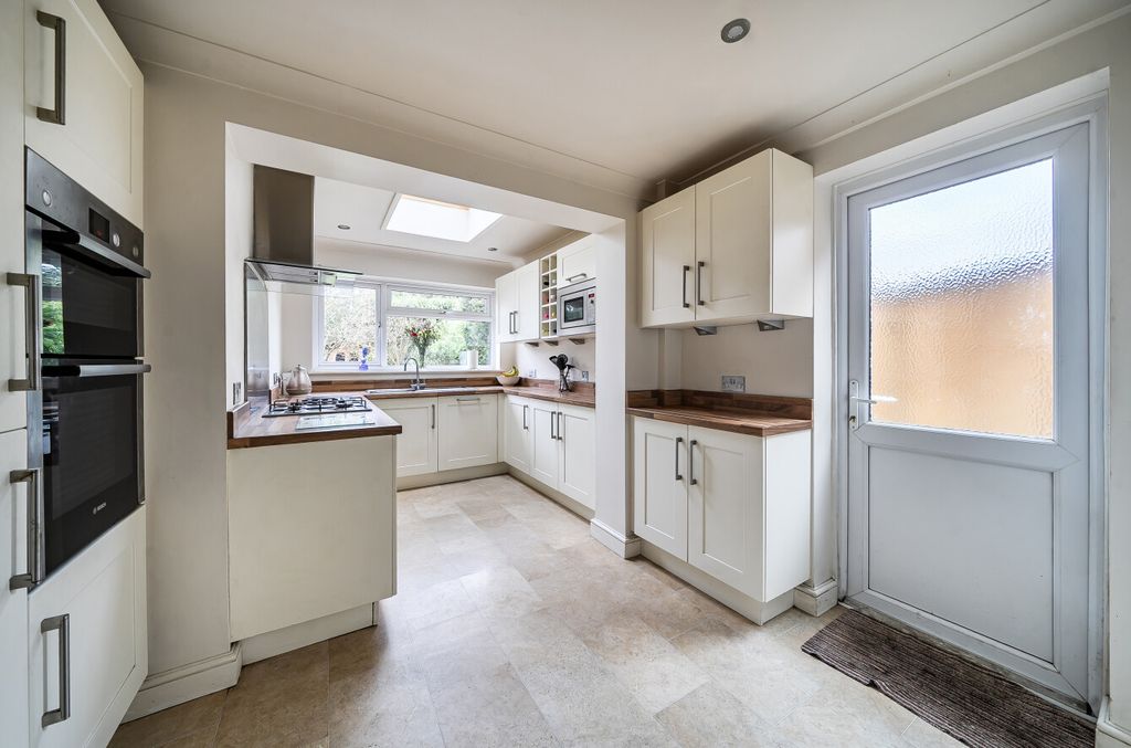 Property photo 2 of 23 1409248-9-698c84d...