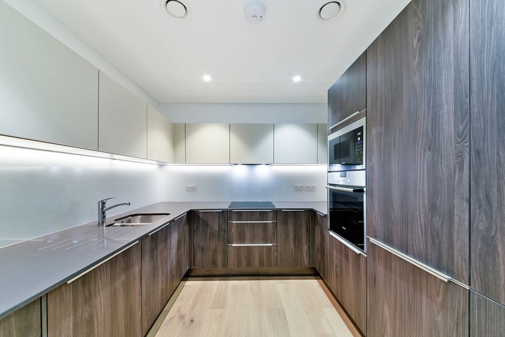 Property photo 3 of 9 Kitchen