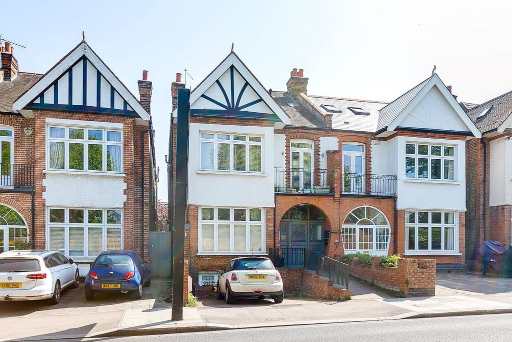 Property photo 3 of 8