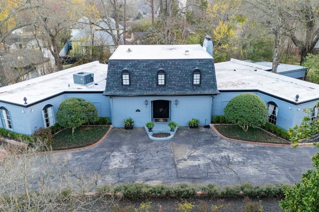 Property photo 1 of 31
