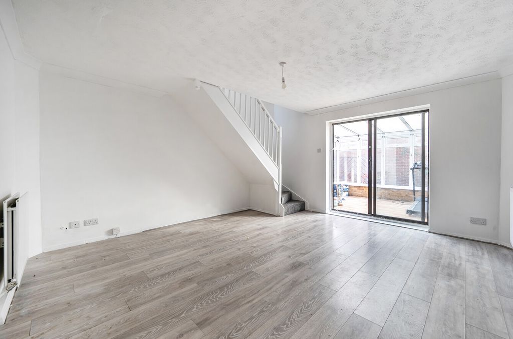 Property photo 3 of 8