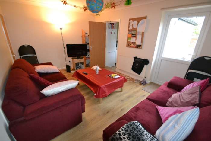 Property photo 1 of 6